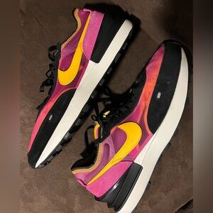 Nike Waffle One Active Fuchsia University Gold Black Men's size 11